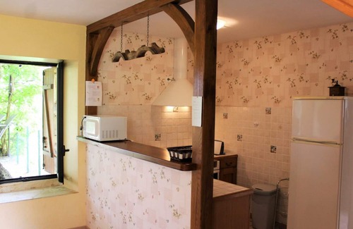 Pays-de-Belves Cottage | Gite Belvès: Cozy Retreat with Spa and Family Amenities