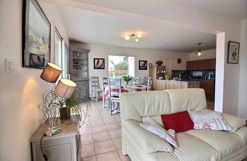 Trelevern Cottage | Gîte les Agapanthes: Oceanfront Retreat in Perros Guirec