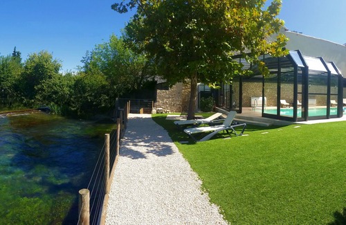 L'Isle-sur-la-Sorgue Cottage | Inviting Gite bord de Sorgue with Indoor Pool & Terraces