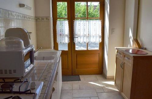 Breville Cottage | Gite Bréville: Cozy 3-Bedroom Escape with Great Amenities