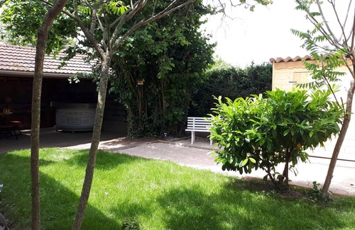 Brout-Vernet Cottage | Cozy Gite Broût-Vernet: Family-Friendly Retreat with Spa