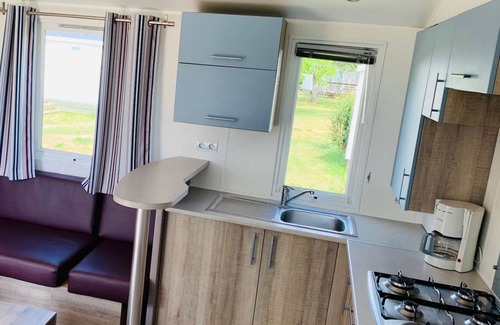 Bures Cottage | Cozy Gite Bures: 2 Bedrooms with Kitchen & Spa Access