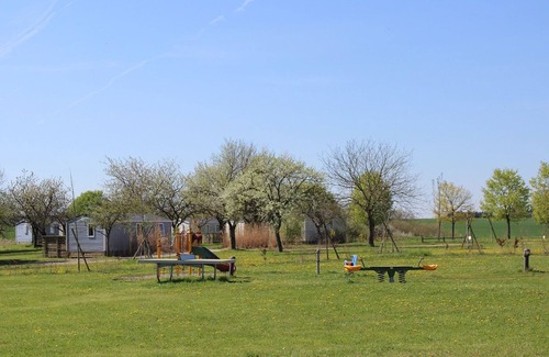 Bures Cottage | Cozy Gite Bures: 2 Bedrooms with Kitchen & Spa Access