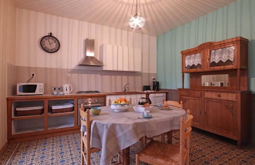 Bures Cottage | Gite Bures, 3 bedrooms, 6 persons