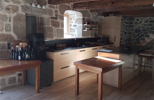 Alpuech House | Perfect Getaway: Buron Isolé Near Laguiole - Family Friendly