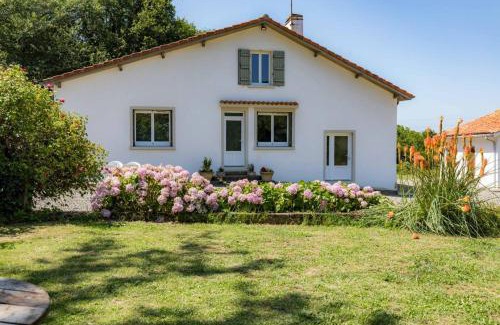 Eyres-Moncube House | Child-Friendly Gite Caperot: Your Perfect Family Getaway