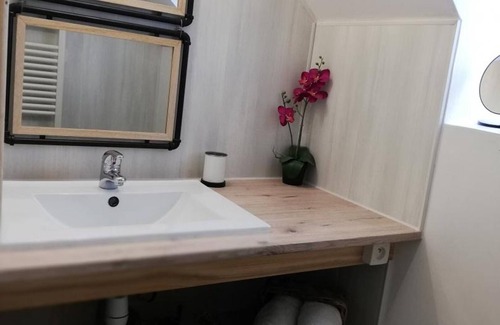 Carentan les Marais Cottage | Cozy Gite Carentan les Marais with Spa & Family Amenities