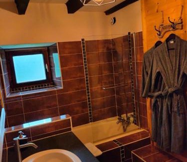 Vallieres Apartment | Relaxing Spa Retreat at GITE Chambre SPA Privé DE L'ANCIENNE FERME
