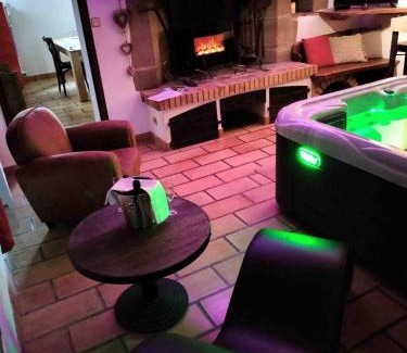 Vallieres Apartment | Relaxing Spa Retreat at GITE Chambre SPA Privé DE L'ANCIENNE FERME