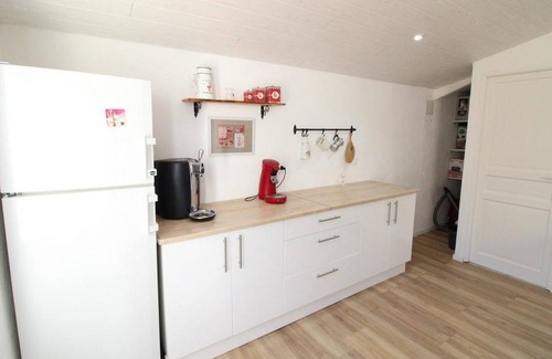 Champagnac Cottage | Gite Champagnac: Cozy Retreat for Families and Pets