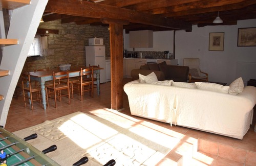 Mayrinhac-Lentour Cottage | Idyllic Gite Champollion Near Rocamadour & Padirac Cave