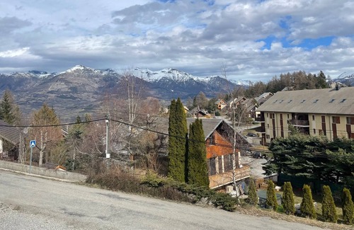 Laye Apartment | Gîte Charlevoix at the foot of the Pic de l'Aiguille in the Champsaur