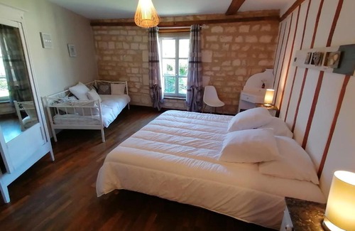 Neuilly-en-Vexin House | Charming Gite charm'en Vexin: Rated 8.9, Family-Friendly Stay