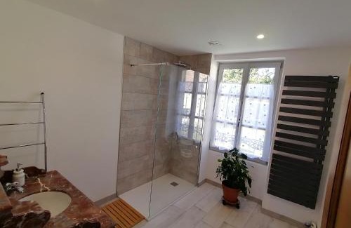 Neuilly-en-Vexin House | Charming Gite charm'en Vexin: Rated 8.9, Family-Friendly Stay