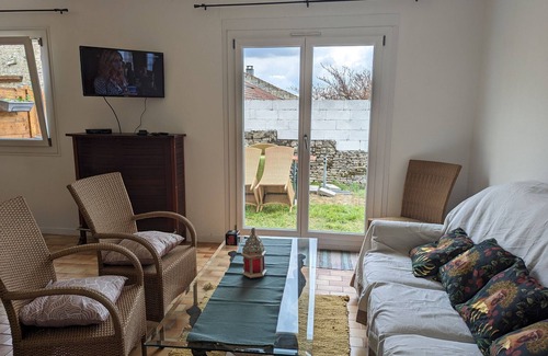 Chassey-Beaupre Cottage | Relaxing Gite Chassey-Beaupré: 3 Bedrooms, Spa & Breakfast