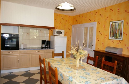Longchamp-sur-Aujon House | Cozy Gite chez Jo: Family-Friendly Stay with Breakfast
