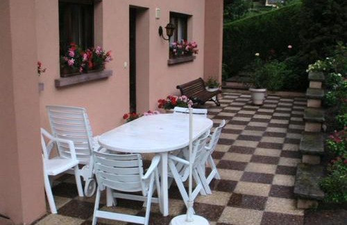 Freland Apartment | Child-Friendly Retreat at GITE CHEZ SYLVIE - Rated 9/10