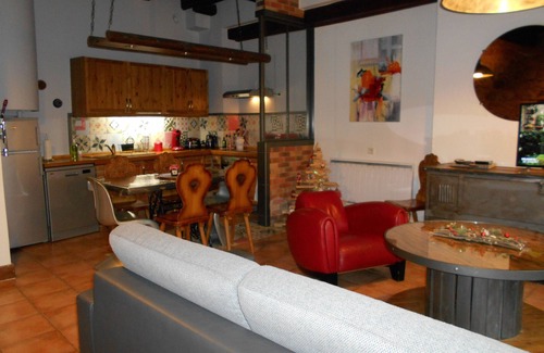 Bergheim Apartment | Tranquil Farmhouse Retreat with Pool and Lake Views