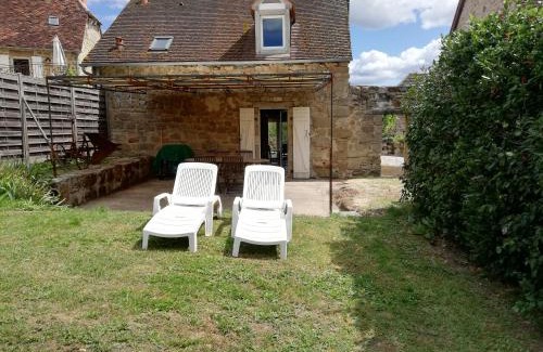 Branceilles House | Tranquil Countryside Retreat with Ocean View and Kitchen