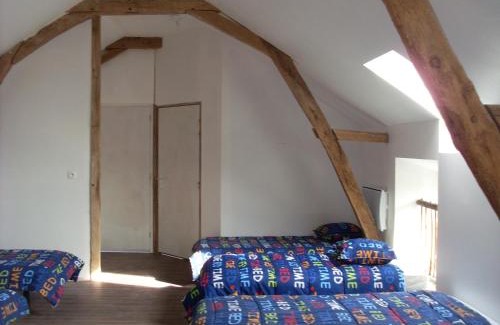 Torce-Viviers- en-Charnie House | Comfortable Gite Clos Robin: Pet-Friendly & Family Ready
