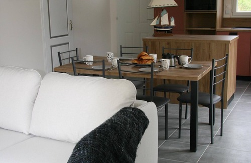 Seigy Cottage | Gîte Comfort with Countryside View & Family-Friendly Amenities