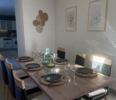 Ducey House | Oceanfront Haven: Gite comme chez soi in Ducey les Chèris