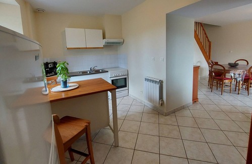 Cosse-le-Vivien Cottage | Pet-Friendly Gite Cossé-le-Vivien: Ideal for Families