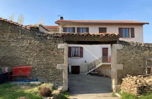 Longes Apartment | Child-Friendly Gite Near Lyon - Guest Rated 8.9/10