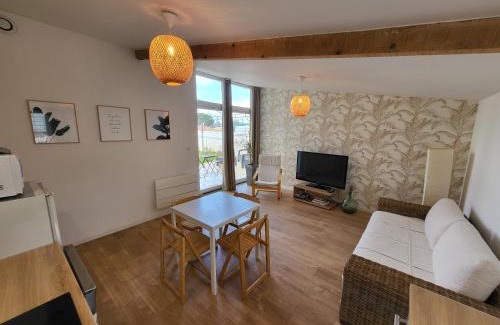 Etoile-sur-Rhone Apartment | Inviting Gite with Family-Friendly Amenities, Rated 9.3/10