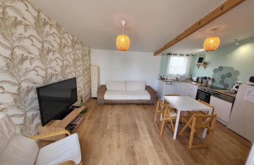 Etoile-sur-Rhone Apartment | Inviting Gite with Family-Friendly Amenities, Rated 9.3/10