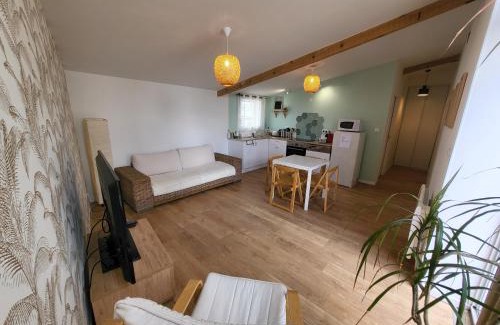 Etoile-sur-Rhone Apartment | Inviting Gite with Family-Friendly Amenities, Rated 9.3/10