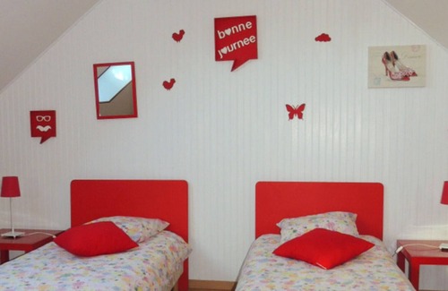 Couddes Cottage | Cozy Gite Couddes: Family-Friendly Retreat with Fireplace