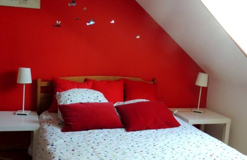 Couddes Cottage | Cozy Gite Couddes: Family-Friendly Retreat with Fireplace