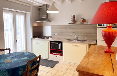 Couffy Cottage | Cozy Gite Couffy: Ideal for Couples with Kitchen Access