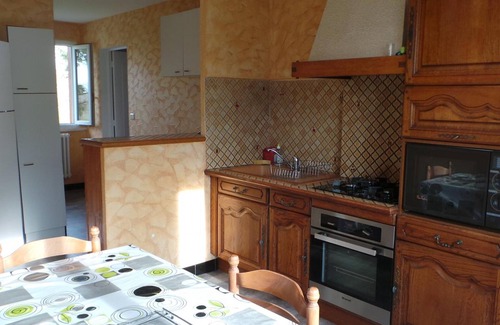 Creuzier-le-Neuf Cottage | Gite Creuzier-le-Neuf, 3 bedrooms, 6 persons