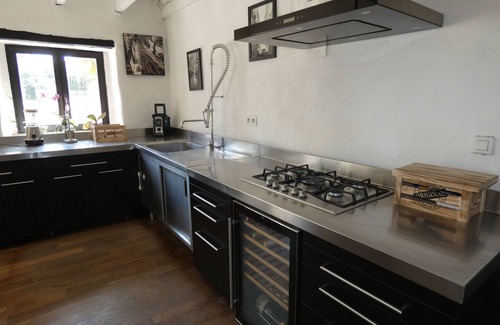 Breles Villa | Exclusive Gite with Heated Pool for 10-12 Guests