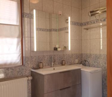 Boersch House | Cozy Gite Dans Cité Médievale with Breakfast & Family-Friendly Perks