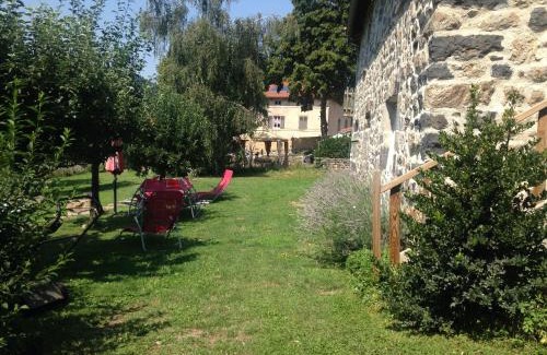 Goudet House | Gite Dans Un Village De Caractère
