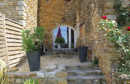 Baron House | Highly Rated Gite de BEZUT: Family-Friendly Retreat