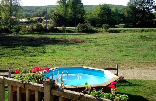 Varen Cottage | Pet-Friendly Gite de Campagne in Varen with Pool & Ocean View