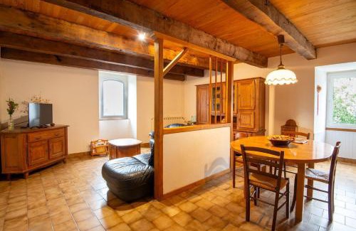 Canilhac House | Welcoming Gite de Canilhac: Ideal for Families