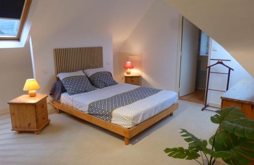 Loperec House | Cozy Gite de Caractere with Ocean View and Family-Friendly Vibe