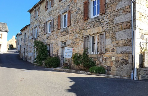 Termes Apartment | Gite de Cassandre: Pet-Friendly Retreat with High Ratings