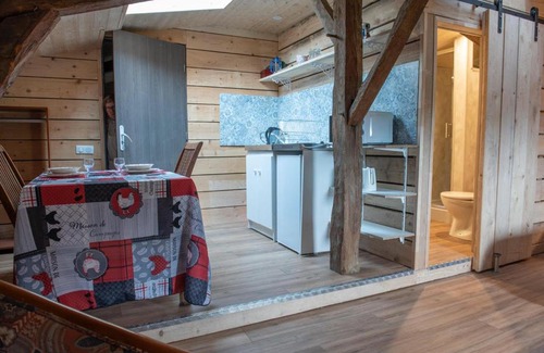 Randan Apartment | Cozy Gite de Caty: Guest Rated 8/10 for Memorable Stays