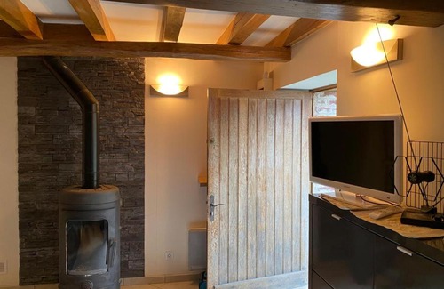 Parigne-lʼEveque House | Unique Gite in the Heart of the Forest with Hot Tub