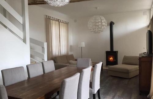 Fremainville House | Cozy Gite de Frémainville: Family-Friendly Retreat in Vexin