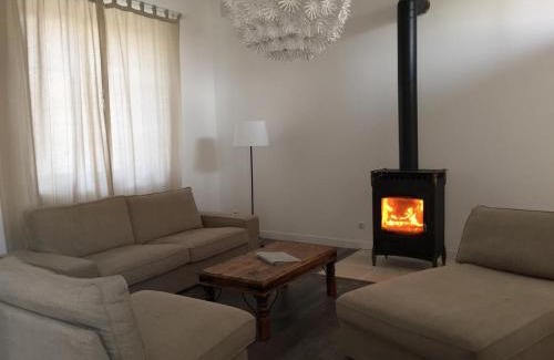 Fremainville House | Cozy Gite de Frémainville: Family-Friendly Retreat in Vexin