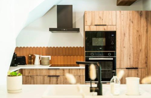Premanon Apartment | Cozy Retreat for 4 in the Heart of the Forest