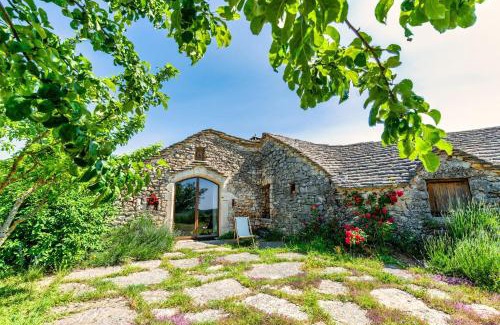 Saint-Pierre-des-Tripiers House | Family-Friendly Getaway at Gite de l'aire a la viale