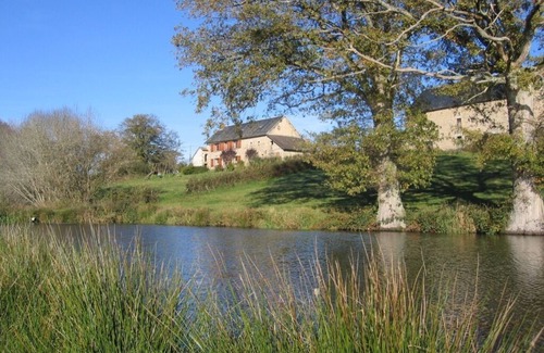 Dontreix House | Tranquil Gite de France 3 Ears by the Pond with Pool